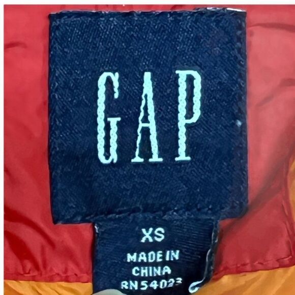 Gap Vest XS Red Puffer Retro Full Zip Ski Snow Pockets Colorful Transitional - Picture 3 of 12